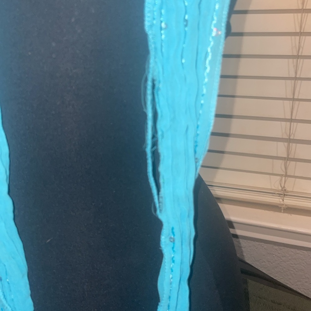 Assorted scarves - Picture 10 of 14